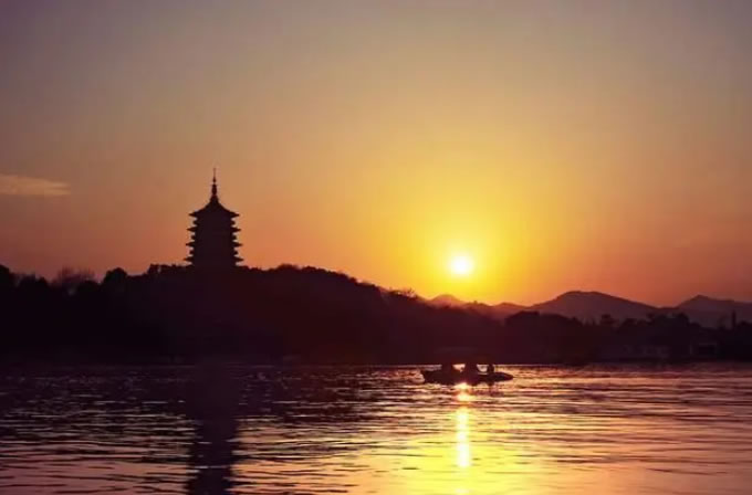 A One - Day Trip in Hangzhou 、the West Lake、the nearby Lingyin Temple