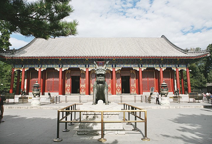 The Summer Palace:Hall of Benevolence and Longevity (Renshou Dian)