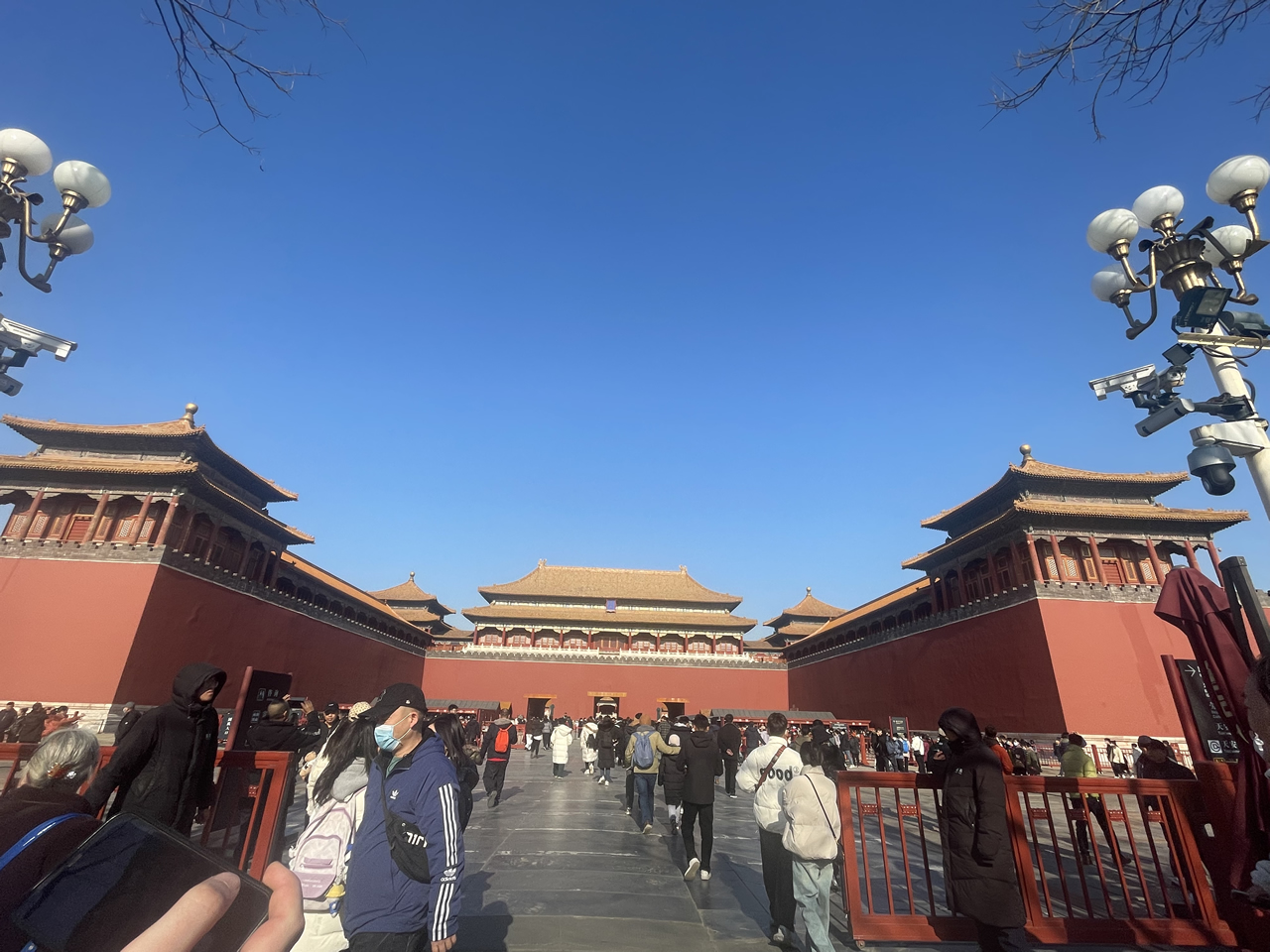 What are the opening hours of the Forbidden City?